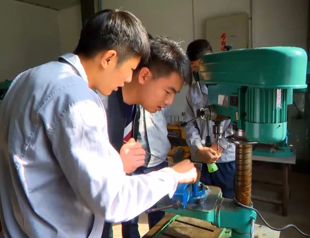 平羅縣職業(yè)教育中心2021年招生簡(jiǎn)章 機(jī)械電氣設(shè)備銷(xiāo)售專業(yè)